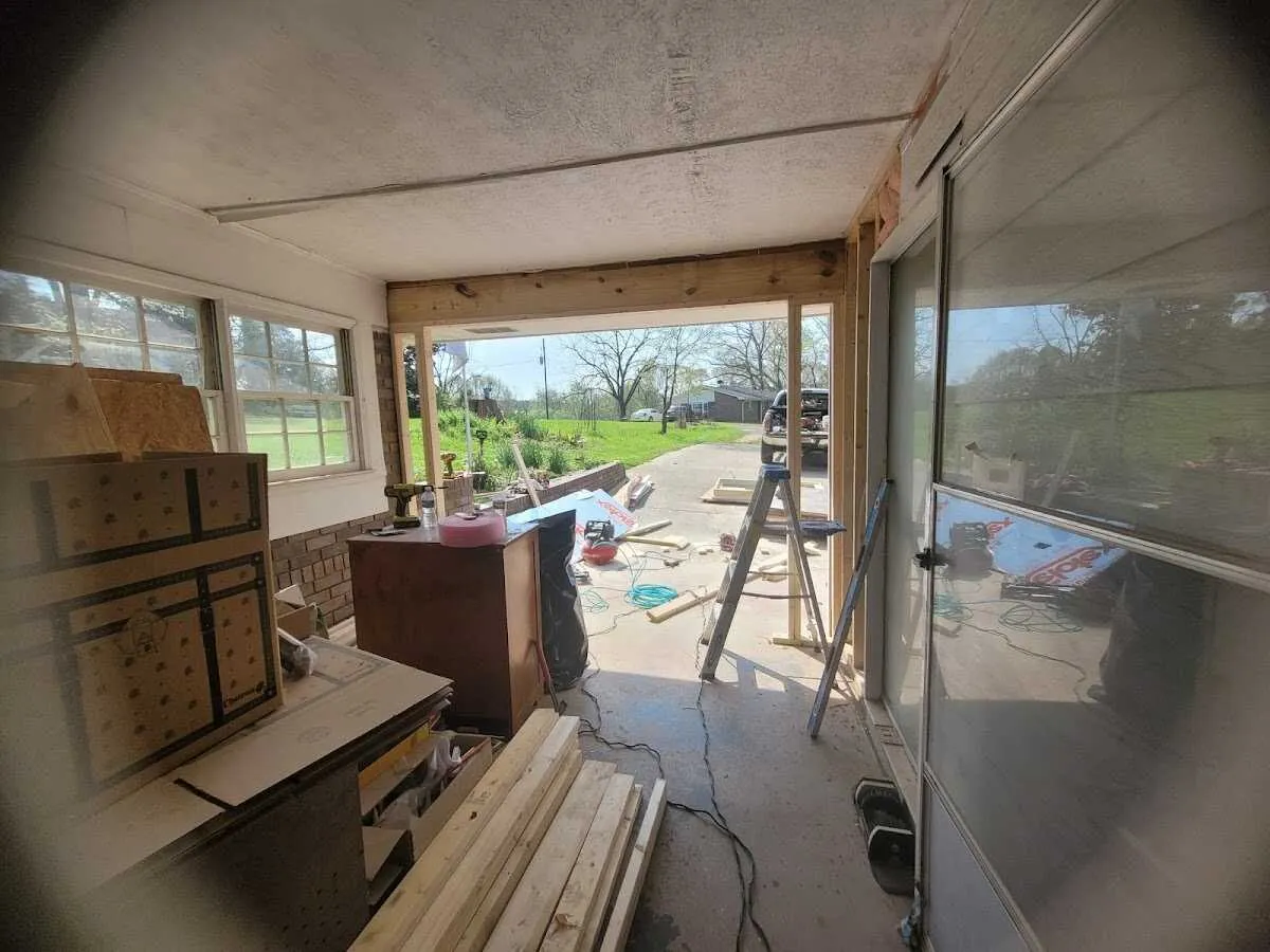 Air movers and dehumidifier for Drying & Dehumidification in Elkhart